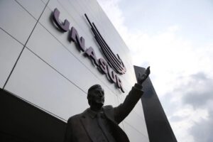 Monumento de Néstor Kirchner retirado de Unasur en Ecuador