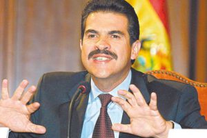 Manfred Reyes Villa inhabilitado para las subnacionales 2021
