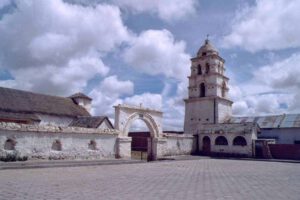 Curahuara de Carangas se declara en cuarentena dinámica