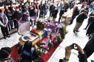 Velorio de Felipe Quispe, donde asistieron decenas de personas
