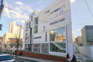 Descentralización de Derechos Reales en Bolivia