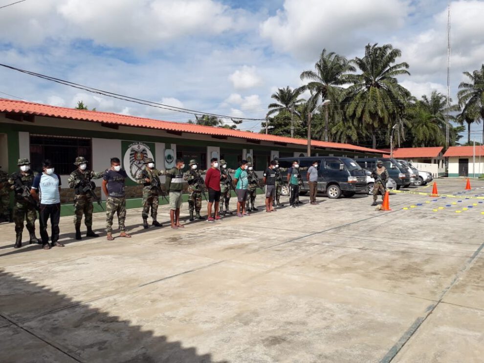 Enfrentamiento entre narcos y policías en Cochabamba