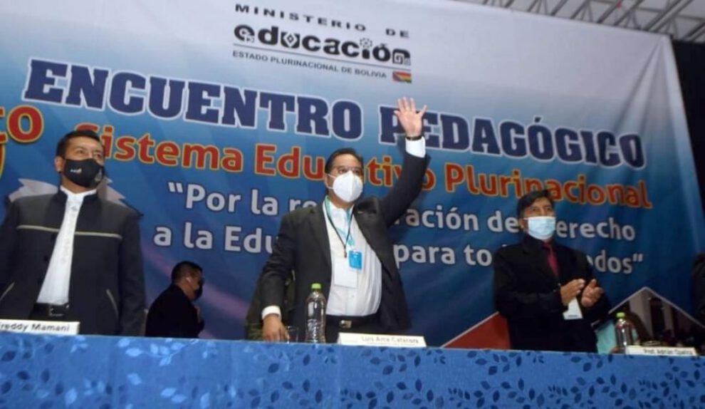 Año de la recuperación del derecho a la educación