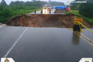 Colapso carretera Cochabamba-Santa Cruz