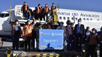 Vacunas Sputnik-V en el Aeropuerto Internacional de El Alto