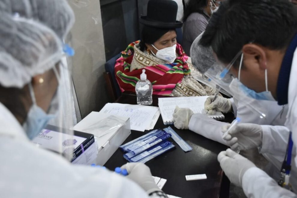 Covid-19 en Bolivia supera 210 mil casos