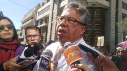 Médicos rechazan proyecto de ley que permite contratar galenos extranjeros