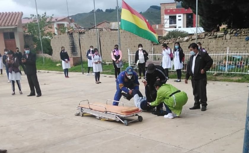 Niña se desmaya en su colegio durante la inauguración del año lectivo