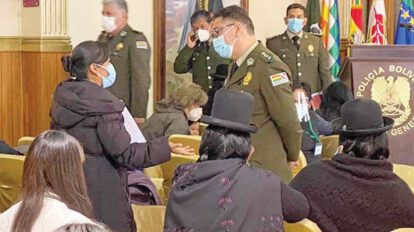 Policía Boliviana acelera trámites de fallecidos por Covid-19