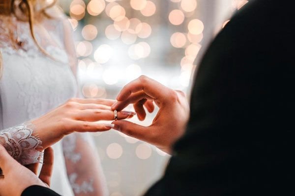 Pareja se casa antes de ser entubados tras contraer Covid-19