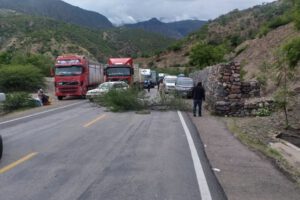 Bloqueo de transportistas Sucre Potosí