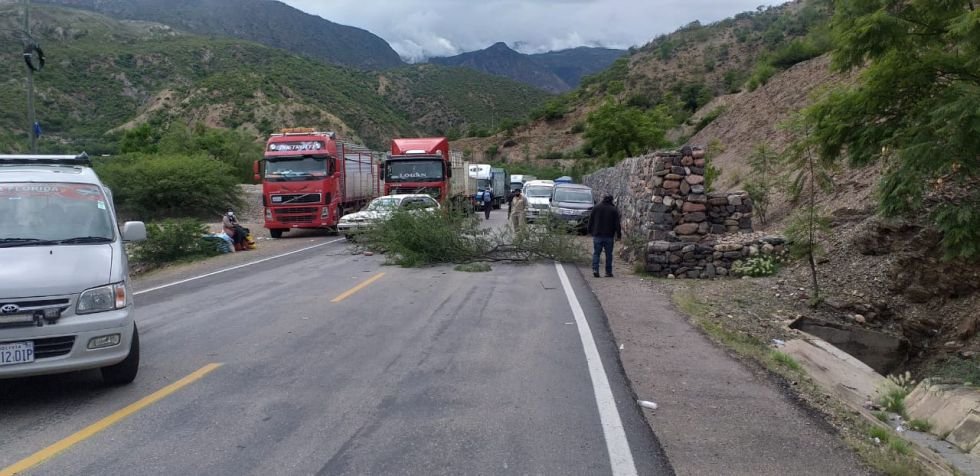 Bloqueo de transportistas Sucre Potosí