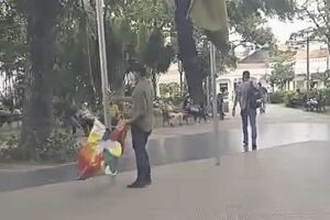 Wiphala en Santa Cruz