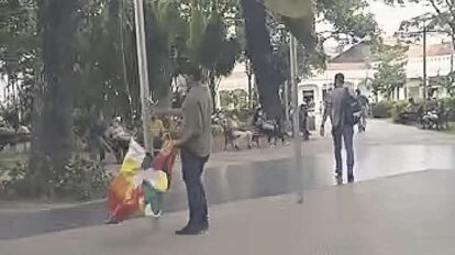 Wiphala en Santa Cruz
