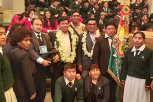 Equipamiento para laboratorios en unidades educativas de Oruro