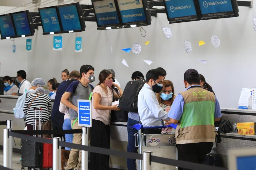 Reactivar tráfico de pasajeros en el sector aéreo