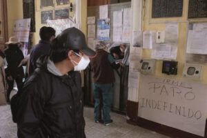Médicos protestan en el Hospital de clínicas por el paro nacional de médicos
