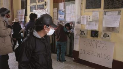 Médicos protestan en el Hospital de clínicas por el paro nacional de médicos