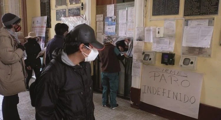 Médicos protestan en el Hospital de clínicas por el paro nacional de médicos