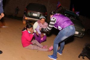 Gas lacrimógeno en campaña de Manfred Reyes Villa en Cochabamba