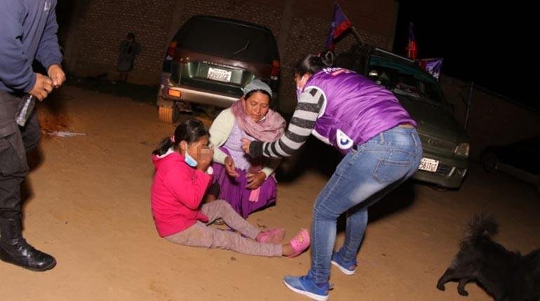 Gas lacrimógeno en campaña de Manfred Reyes Villa en Cochabamba