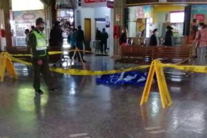 Mujer fallece en terminal de buses en Cochabamba