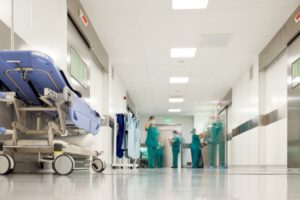Denuncias a clínicas privadas por maltrato y exceso de cobros en casos de Covid-19