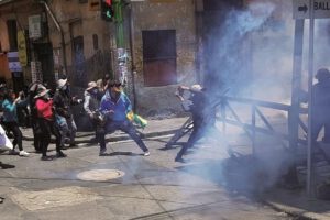 Protestas en La Paz contra la Ley de Emergencia Sanitaria