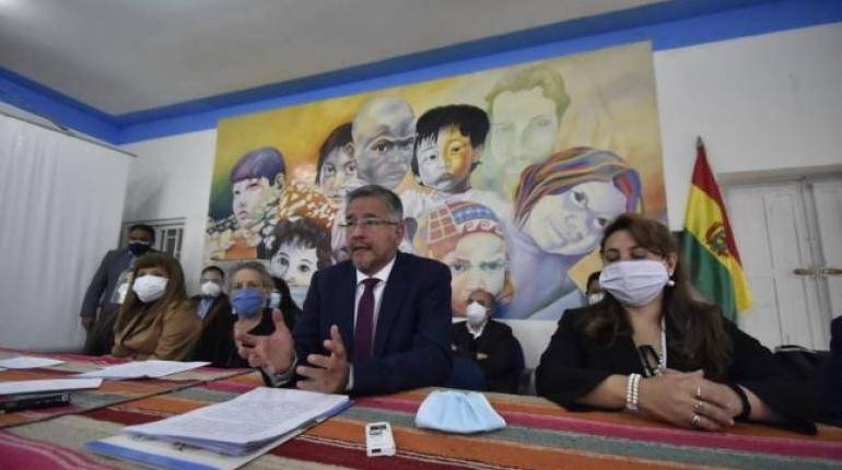 Despedidos en la Cancillería por el Gobierno de Arce
