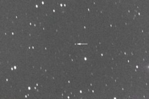 Asteroide Apophis acercándose a la Tierra