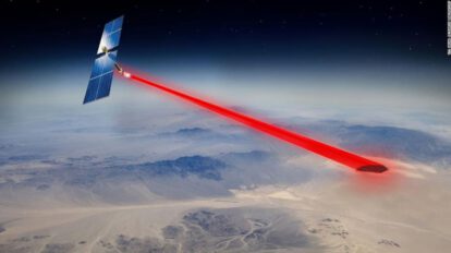 Panel solar del Pentágono en el espacio