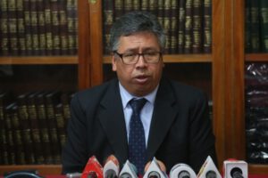 Inhabilitación de Luis Larrea por el Tribunal Electoral
