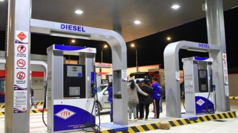 Abastecimiento de combustibles por YPFB en época de lluvias
