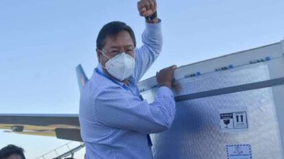Luis Arce insta a médicos a suspender el paro y sumarse a la vacunación contra el Covid-19