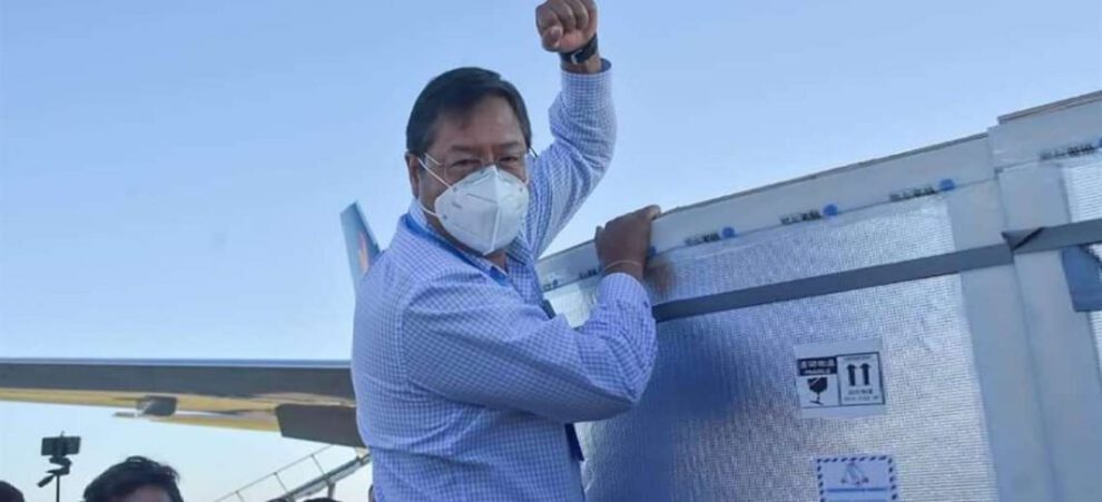 Luis Arce insta a médicos a suspender el paro y sumarse a la vacunación contra el Covid-19