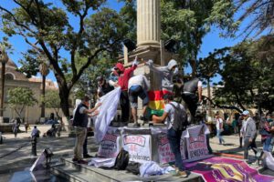 Candidatura de Manfred Reyes Villa en la Plaza 14 de Septiembre
