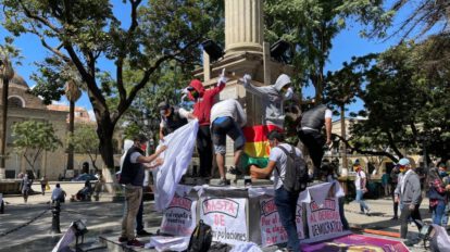 Candidatura de Manfred Reyes Villa en la Plaza 14 de Septiembre