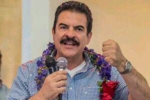 Manfred Reyes Villa en la contienda electoral de Cochabamba