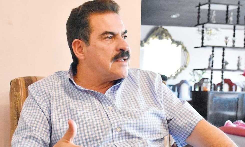 Inhabilitan a Manfred Reyes Villa por no acreditar el pago de su deuda con el Estado