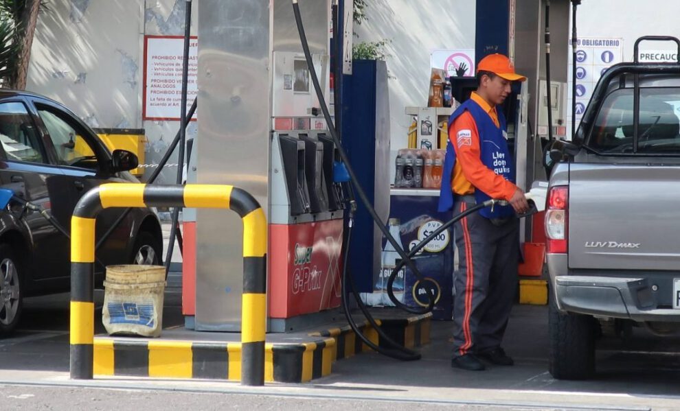Ecuador alza precio combustible