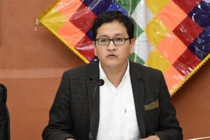 Viceministro Terrazas denuncia presiones internas para que trabajadores de salud acaten el paro