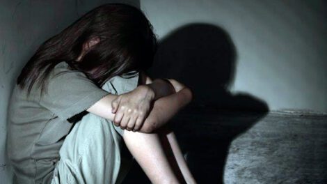 Matan a golpes a niña de nueve años durante exorcismo en Asia del sur