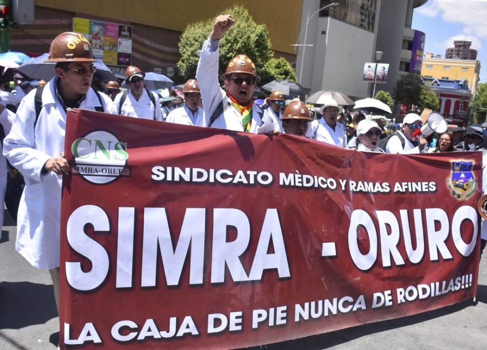 Descuentos para médicos por paro que tiene más de 40 días