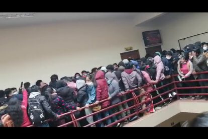 Quiebre de baranda UPEA ocasiona varios muertos y heridos