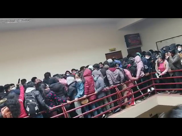 Quiebre de baranda UPEA ocasiona varios muertos y heridos