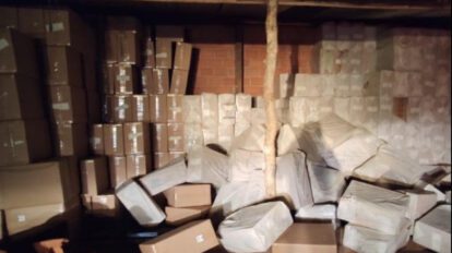 Carga de jabas de cigarrillos comisada por la Aduana Nacional