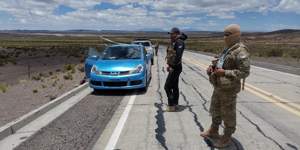 Vehículos indocumentados en fronteras con Chile y Perú