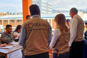 OEA verifica transparencia en los comicios de Bolivia