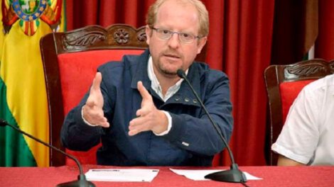 Gobernador de Tarija internado por posible caso de Covid-19