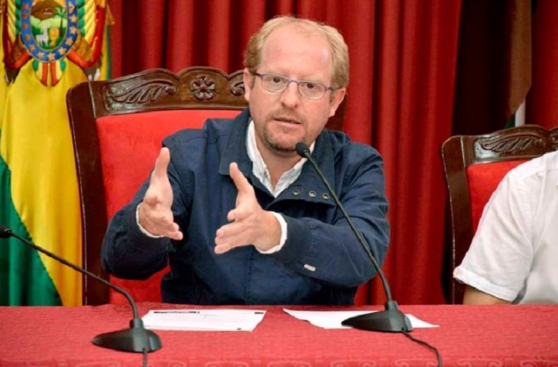Gobernador de Tarija internado por posible caso de Covid-19